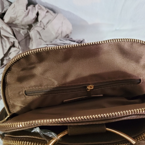 Like Dreamsfaux leather handbag / backpack taupe in color - Picture 9 of 9